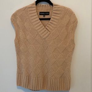 Kendall + Kylie Tan/Pink Sweater Vest, size Medium